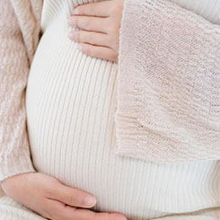 上世纪8👨‍👨‍👧‍👦♿0年代🤨🎭，在大哥建议📟🐹下，他做🐧🥉找代孕机构